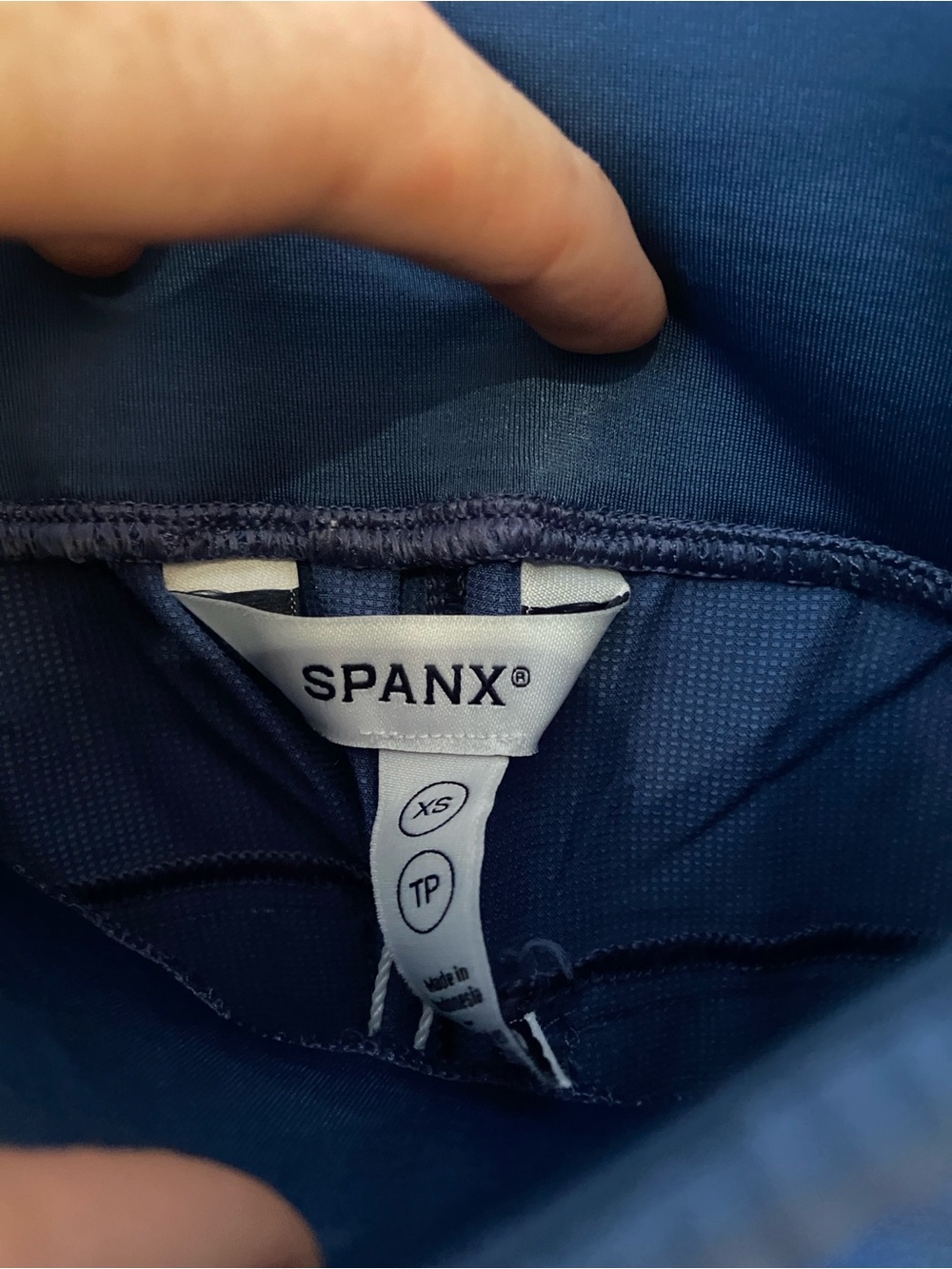NWT Spanx On The Move Shorts Faded Indigo Blue Pull-On Performance Shorts XS - Picture 5 of 6